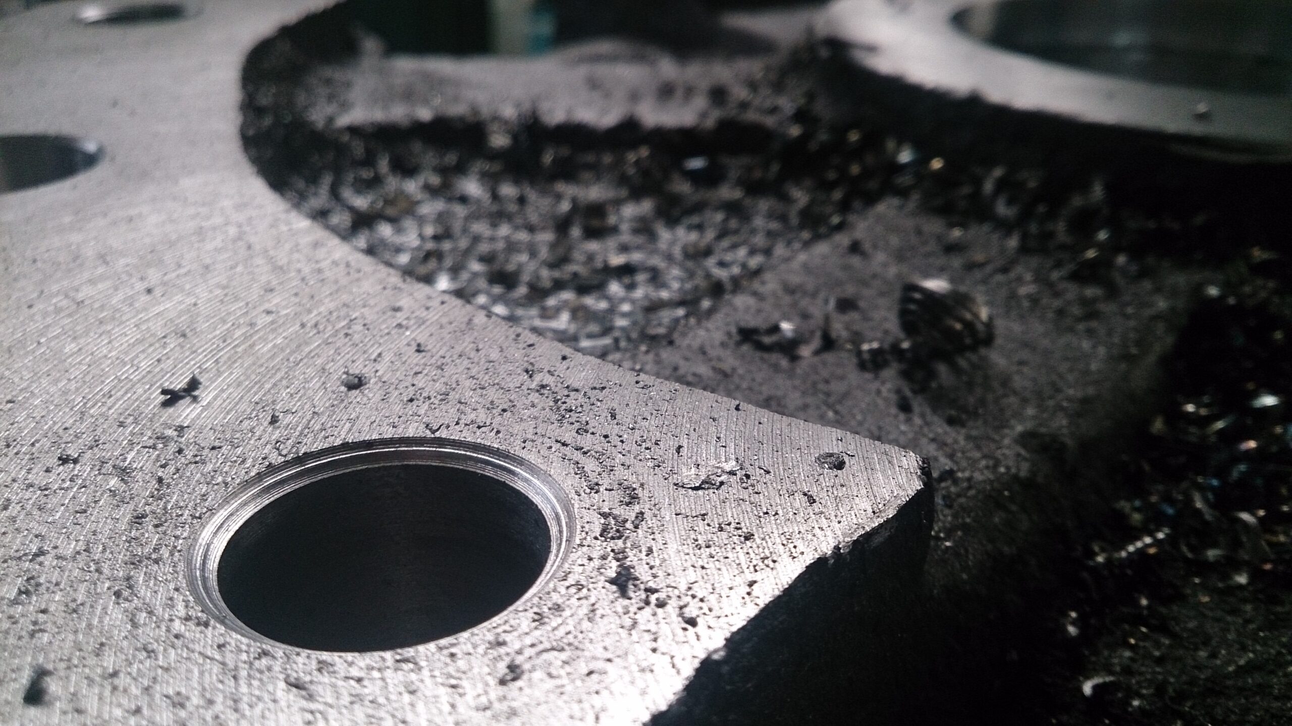 wheel-asphalt-steel-soil-industry-material-tire-production-drilling-machining-milling-automotive-tire-692158